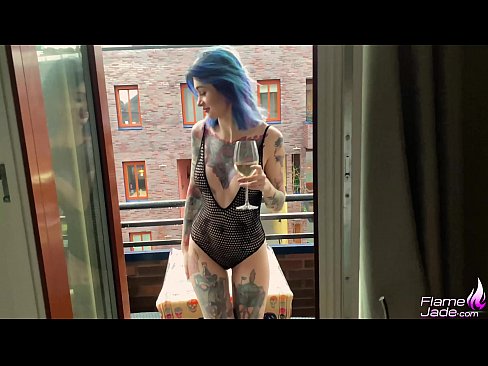 ❤️ Sjajna djevojka sisa gutljajem i strastveno jebe pod otvorenim nebom Porno na bs.porngameshub.ru ️❤