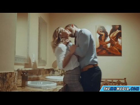 ❤️ Kad te prsata plavuša zavede u javnom toaletu Porno na bs.porngameshub.ru ️❤